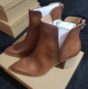 COPY - Steve Madden Darryn Cognac LE booties